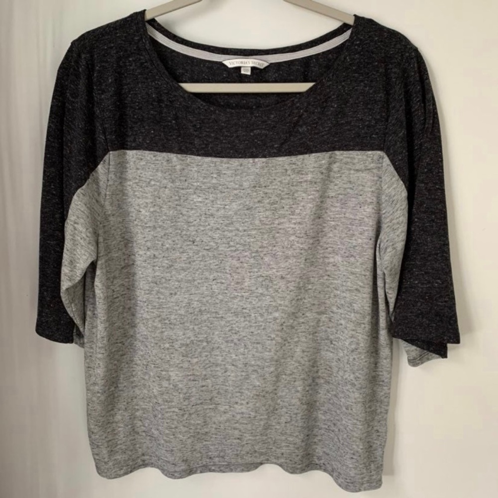 Victoria’s Secret 3/4 Sleeve T-shirt 
Women’s Size Small